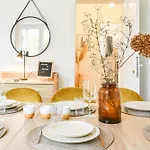 Rock In Share - Bianca 2-bedroom With Parking Included & Tram Daire