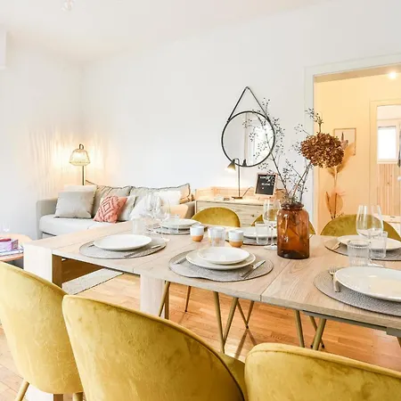 Apartament Rock In Share - Bianca 2-bedroom With Parking Included & Tram Strasburg
