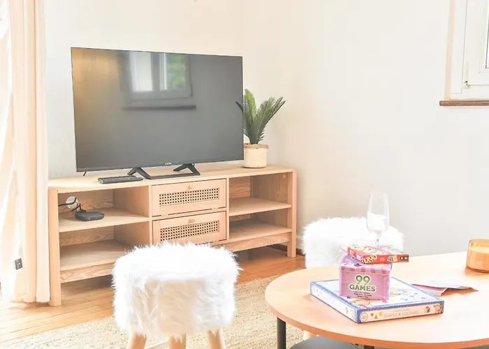 Rock In Share - Bianca 2-bedroom With Parking Included & Tram شقة *